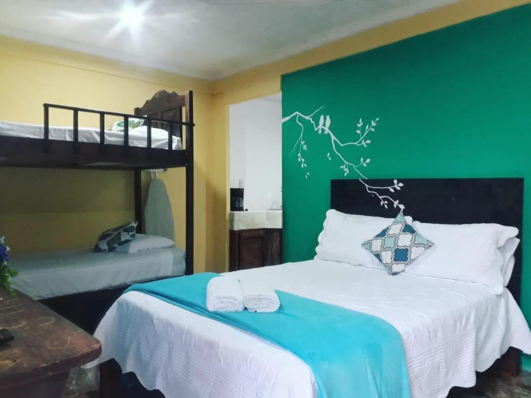 Hospedaje La Galerie Ciudad Cortés Kültér fotó