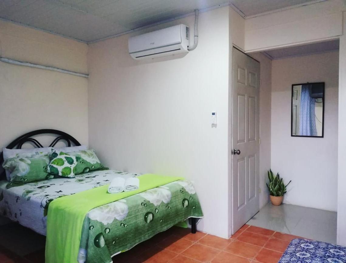 Hospedaje La Galerie Ciudad Cortés Kültér fotó